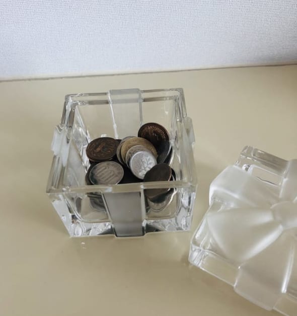 帰宅したら小銭はそのまま小物入れにチャリン♪