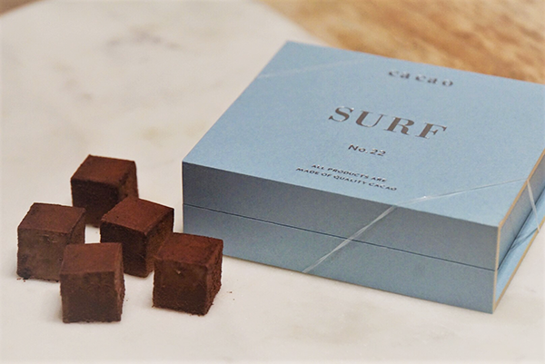 コロンビア産カカオ70%とフランス産の天然海塩をブレンドしたチョコレート『SURF』、2000円