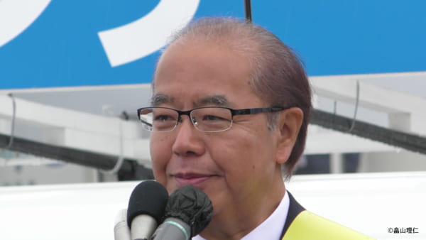 新人の新田はちろう候補。実姉は元北海道知事で、現在、参議院議員の高橋はるみ氏だ。(撮影/畠山理仁)