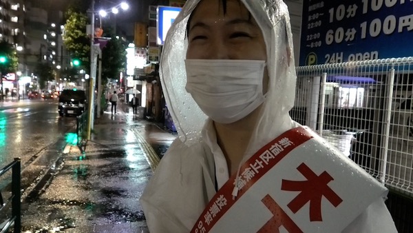 「投票率95%を目指しています」という木下候補。(撮影/畠山理仁)