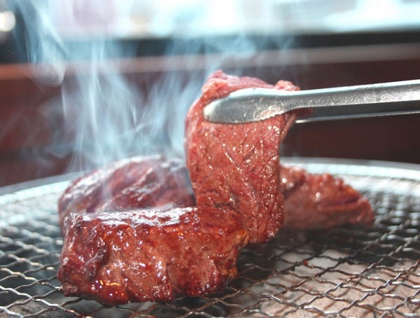 タンパク質といえばお肉！と思いがちだけど……。画像／写真AC