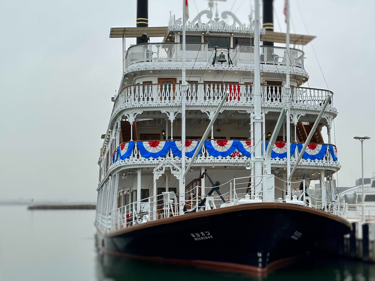 琵琶湖遊覧の蒸気船ミシガン