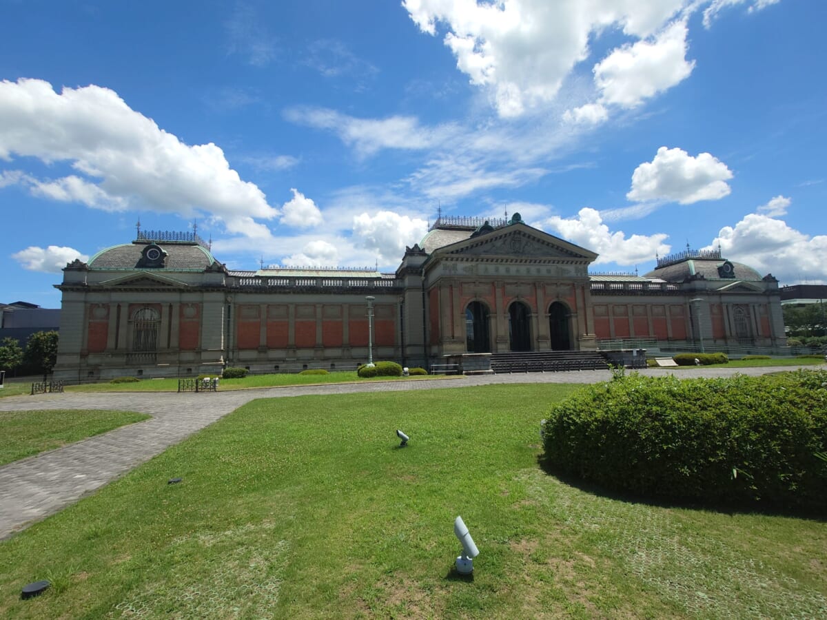 大好きな京都国立博物館、「歴史を感じる佇まい。博物館で丸二日過ごすことも特別感があって素敵な時間でした」