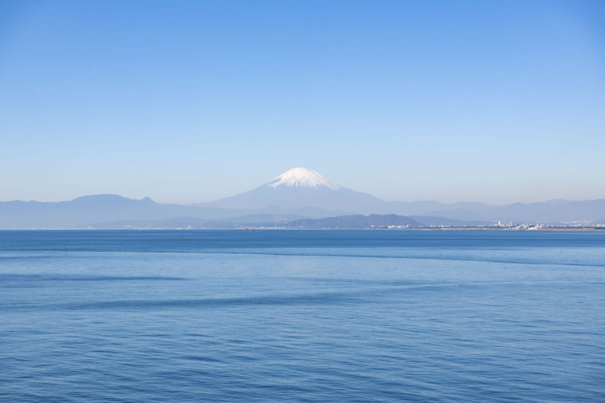 相模湾に映える富士山