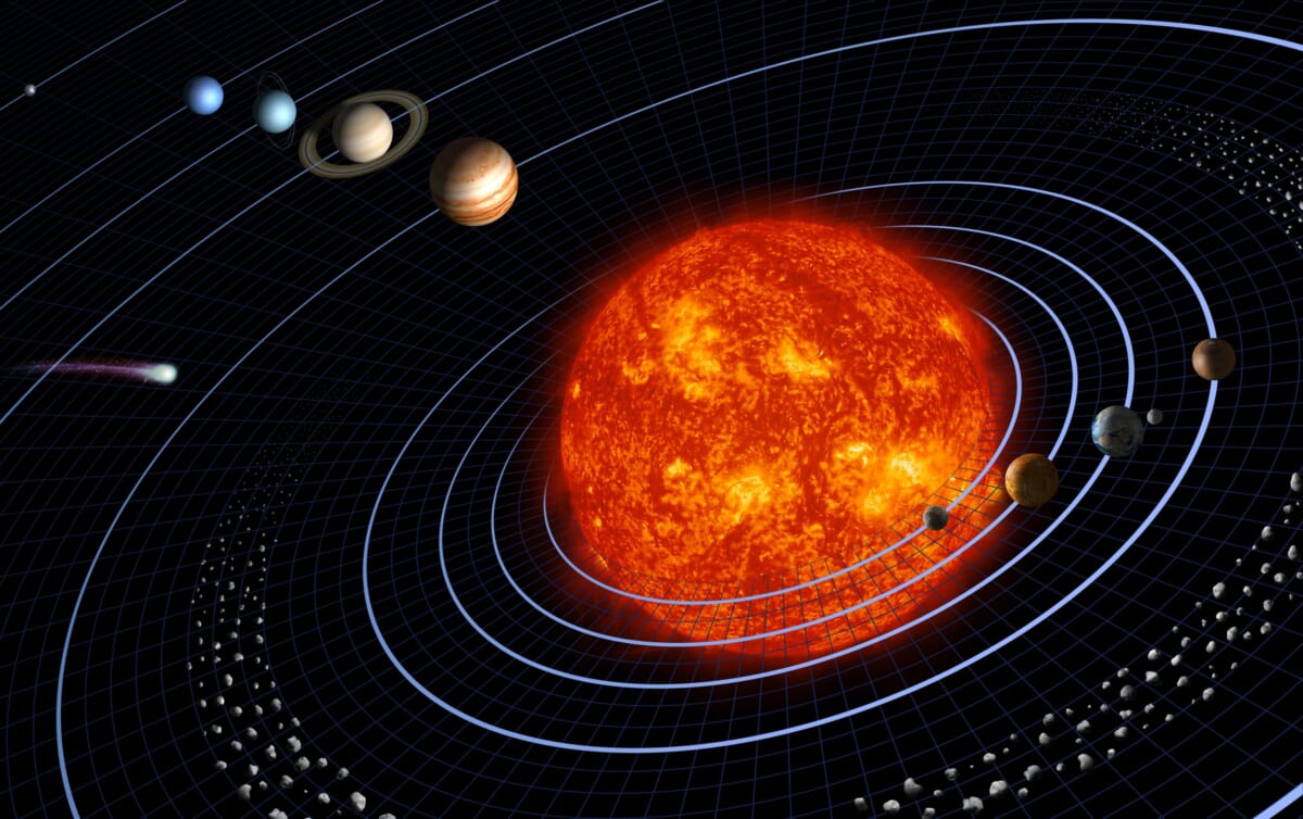 太陽系の８つの惑星のイメージ図。右下：太陽から水星・金星・地球（月）・火星　左上：太陽から木星・土星・天王星・海王星　 画像提供／NASA