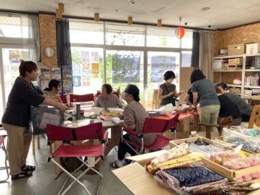 おしゃべりしながら編んで縫う。手芸が震災後の心のケアになる＠能登珠洲市「本町ステーション」