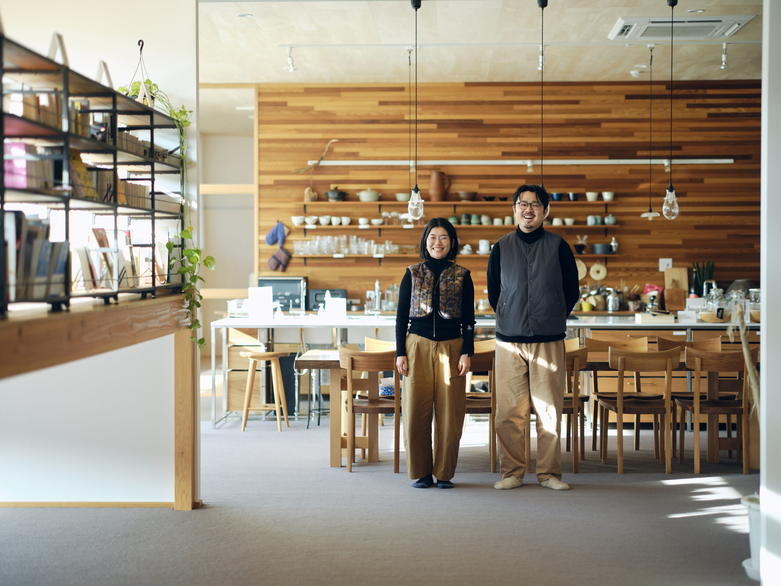 平田はる香さん(左)と染谷拓郎さん(右)