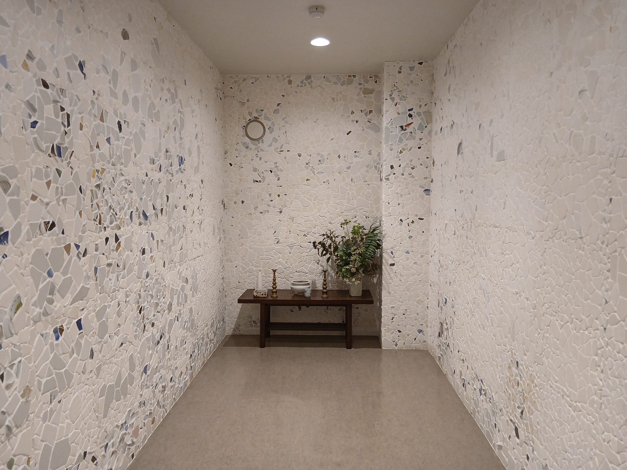 上原耕生　霊安室「すべてのひとつ」　撮影／筆者