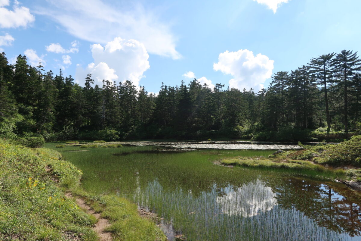 秘境・雲ノ平から秘湯・高天原温泉へ向かい、さらにその先にひそんでいる龍晶池。まさに日本一奥深いスポットだ
