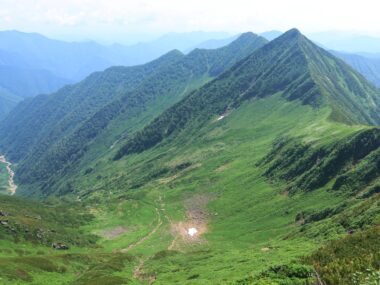 死者3名、生存者2名。ヒグマによる大惨劇の現場 北海道カムイエクウチカウシ山「八ノ沢カール」【山の名＆珍プレイス 第3回前編】