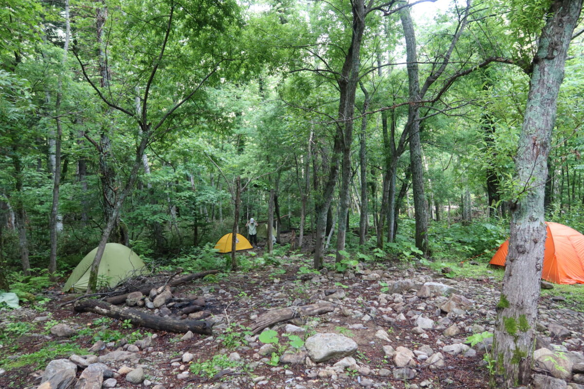 八ノ沢出合はカムエクに登る人のベースキャンプ的な場所。多くの人は初日ここにテントを張り、翌日早朝から山頂を目指す