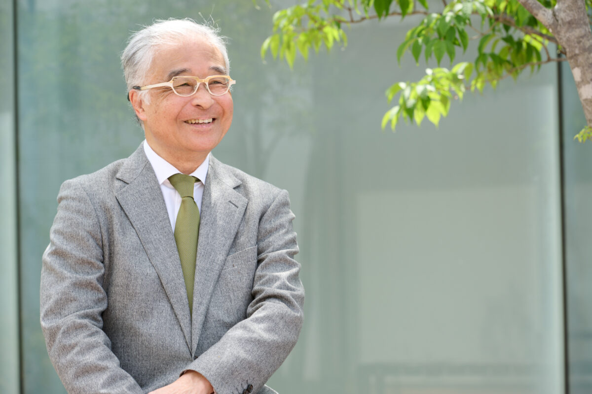 「TOEIC 満点で喋れない人は私のまわりにいくらでもいます。逆にネイティブ帰国子女が受けても満点は取れなかった。でも彼は英語話せるわけですから」