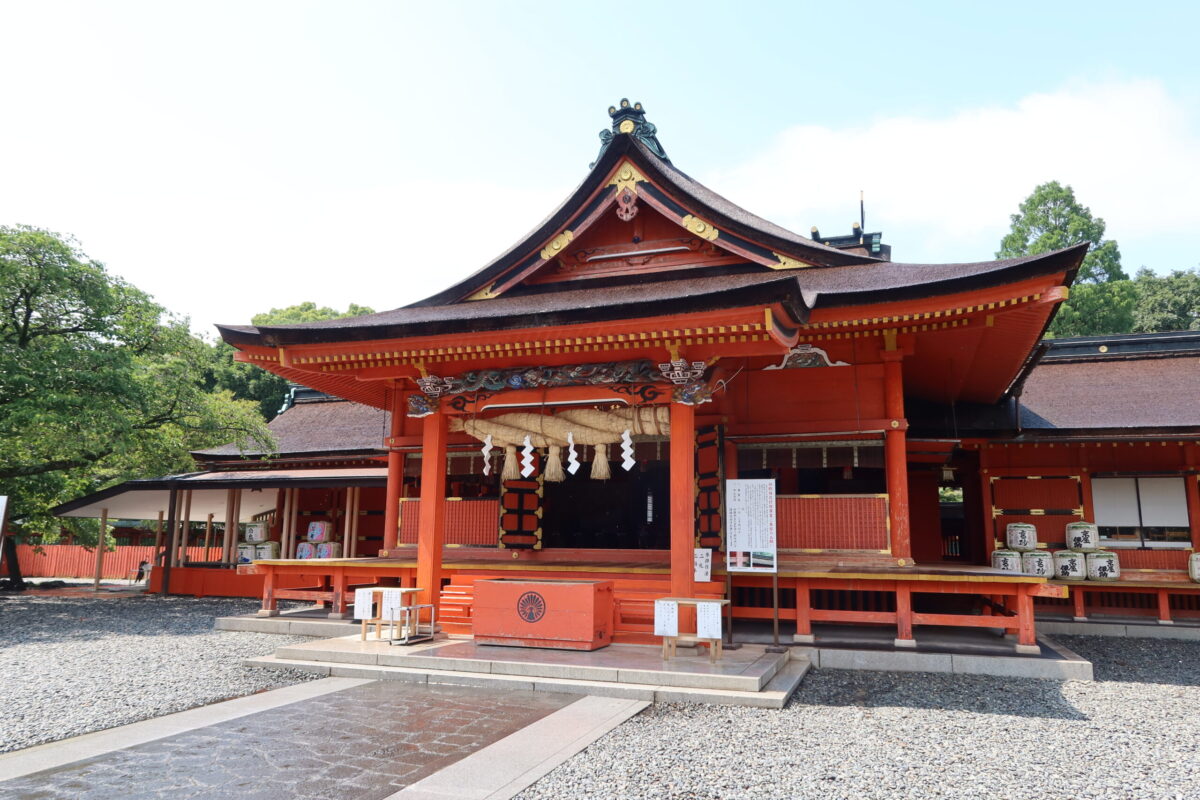 富士宮市の富士山本宮浅間大社の本宮。関ヶ原の戦いの戦勝を記念して、徳川家康が造営した社殿である